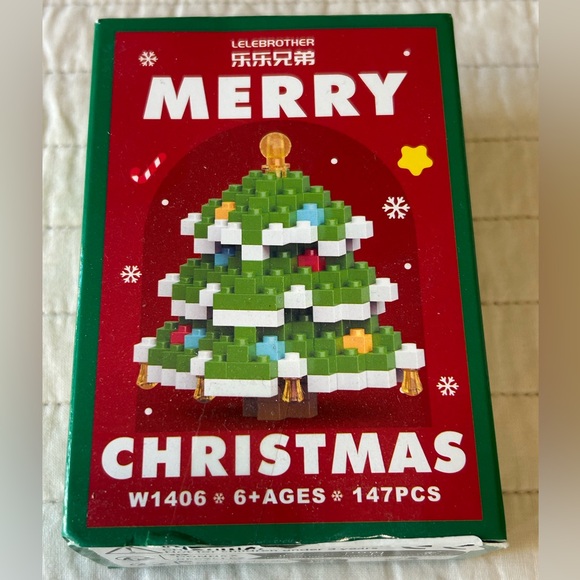 Christmas Tree Building Set with Green and White Blocks Stocking Stuffer Kids - Picture 1 of 6